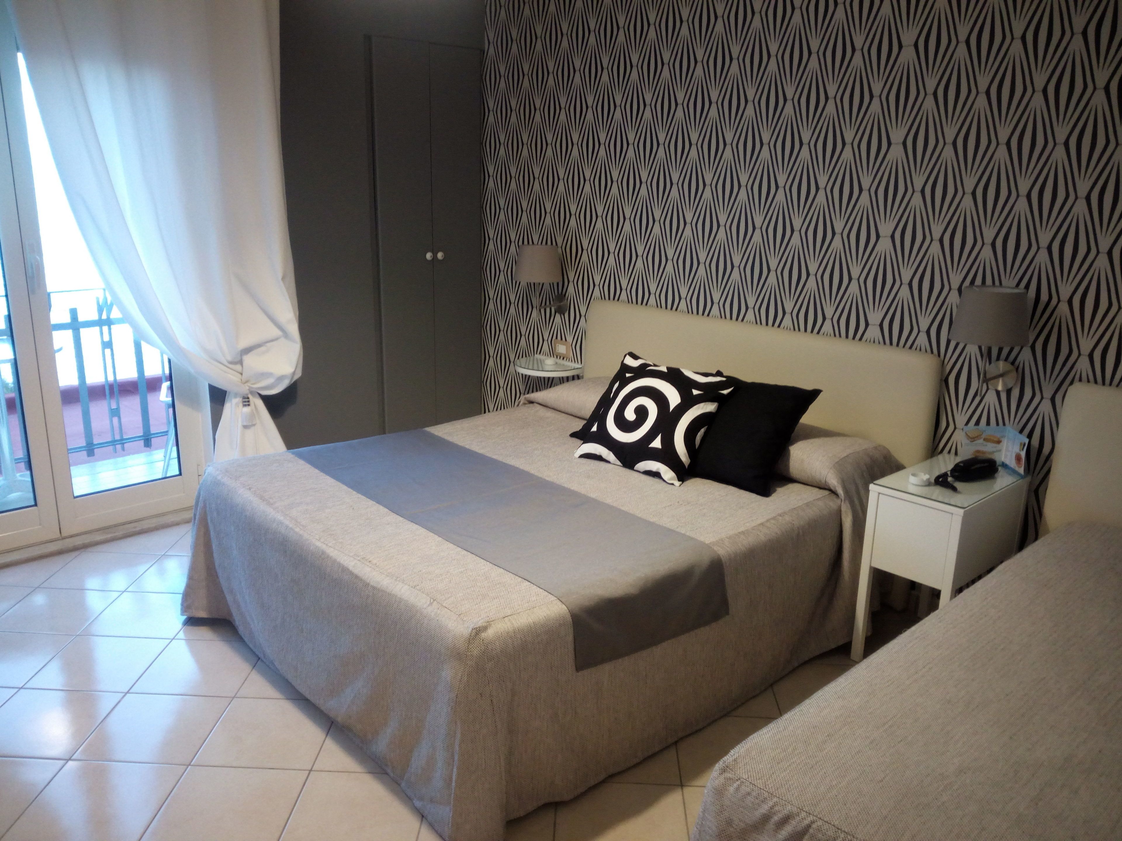 triple room, sea view | in-room safe, blackout curtains, soundproofing, free wifi