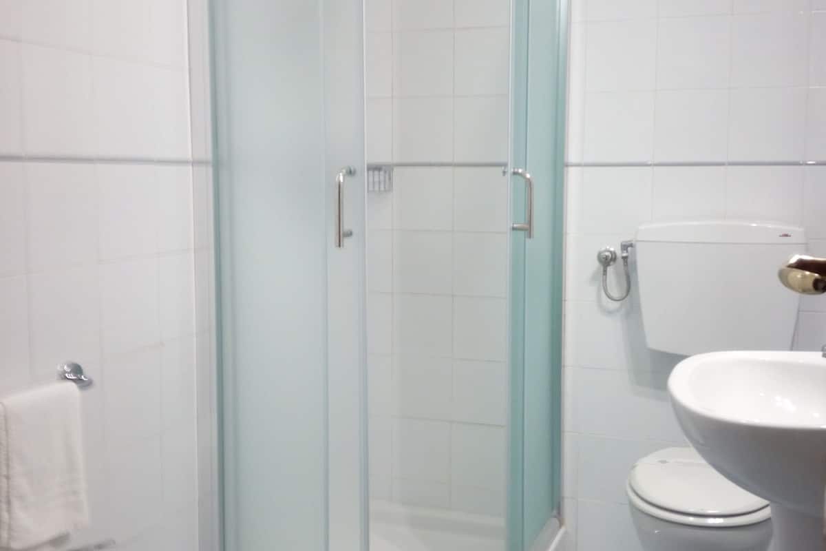 double room, sea view | bathroom | shower, rainfall showerhead, hair dryer, bidet