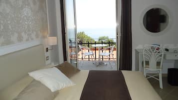 Tweepersoonskamer, uitzicht op zee | Uitzicht vanuit de kamer