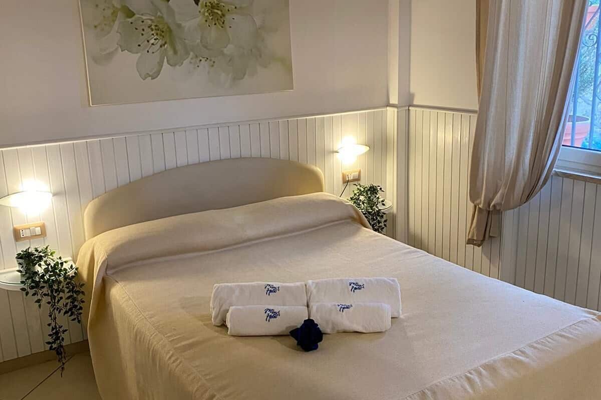 economy double room | in-room safe, blackout curtains, soundproofing, free wifi