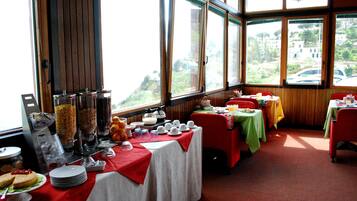 Petit déjeuner continental compris tous les jours