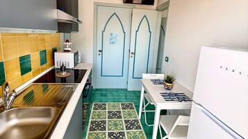Comfort Condo, 1 Bedroom, Sea View | Private kitchen