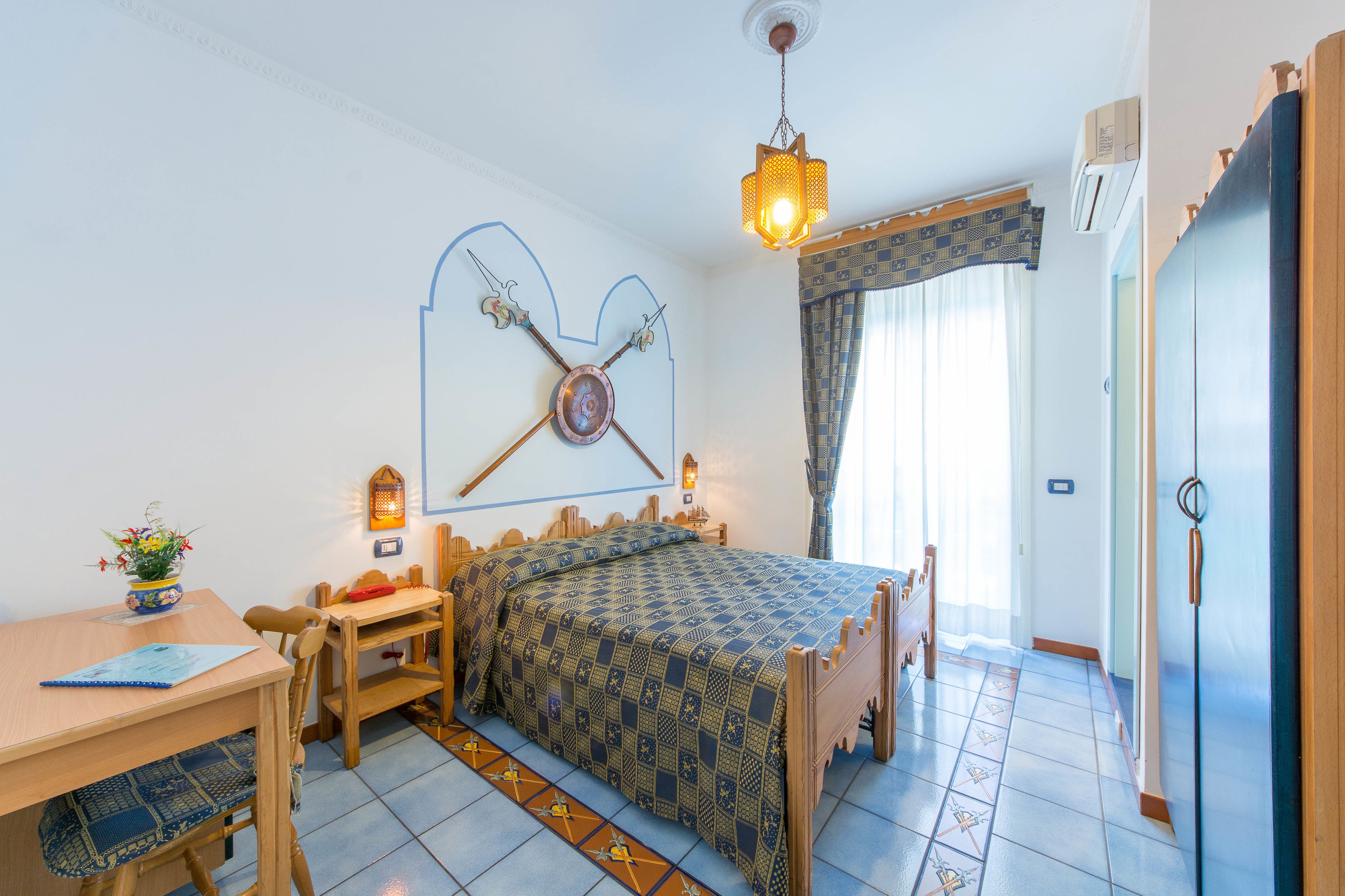 standard double room, balcony | 1 bedroom, in-room safe, individually decorated, individually furnished