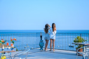Terrace/patio - Riviera B&B Rooms and Apartament SEA-VIEW (Maiori)