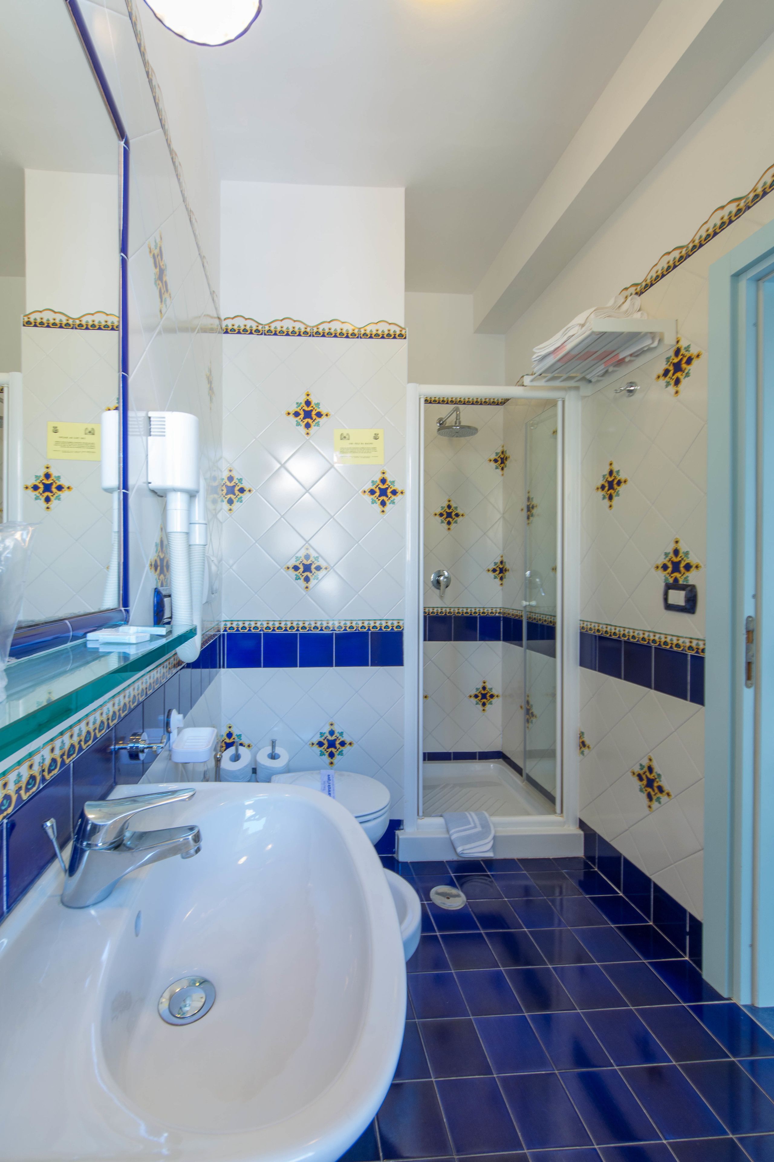 1 bedroom, in-room safe, individually decorated, individually furnished