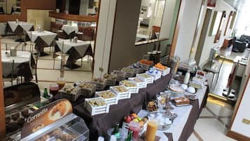 Tägliches inbegriffenes Frühstücksbuffet