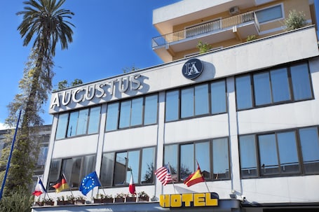 Front of property. Augustus