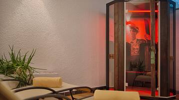 Sauna, hot tub, steam room
