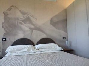 Superior Quadruple Room | Frette Italian sheets, premium bedding, minibar, in-room safe - AgriHotel Villa Ambra (Montepulciano)
