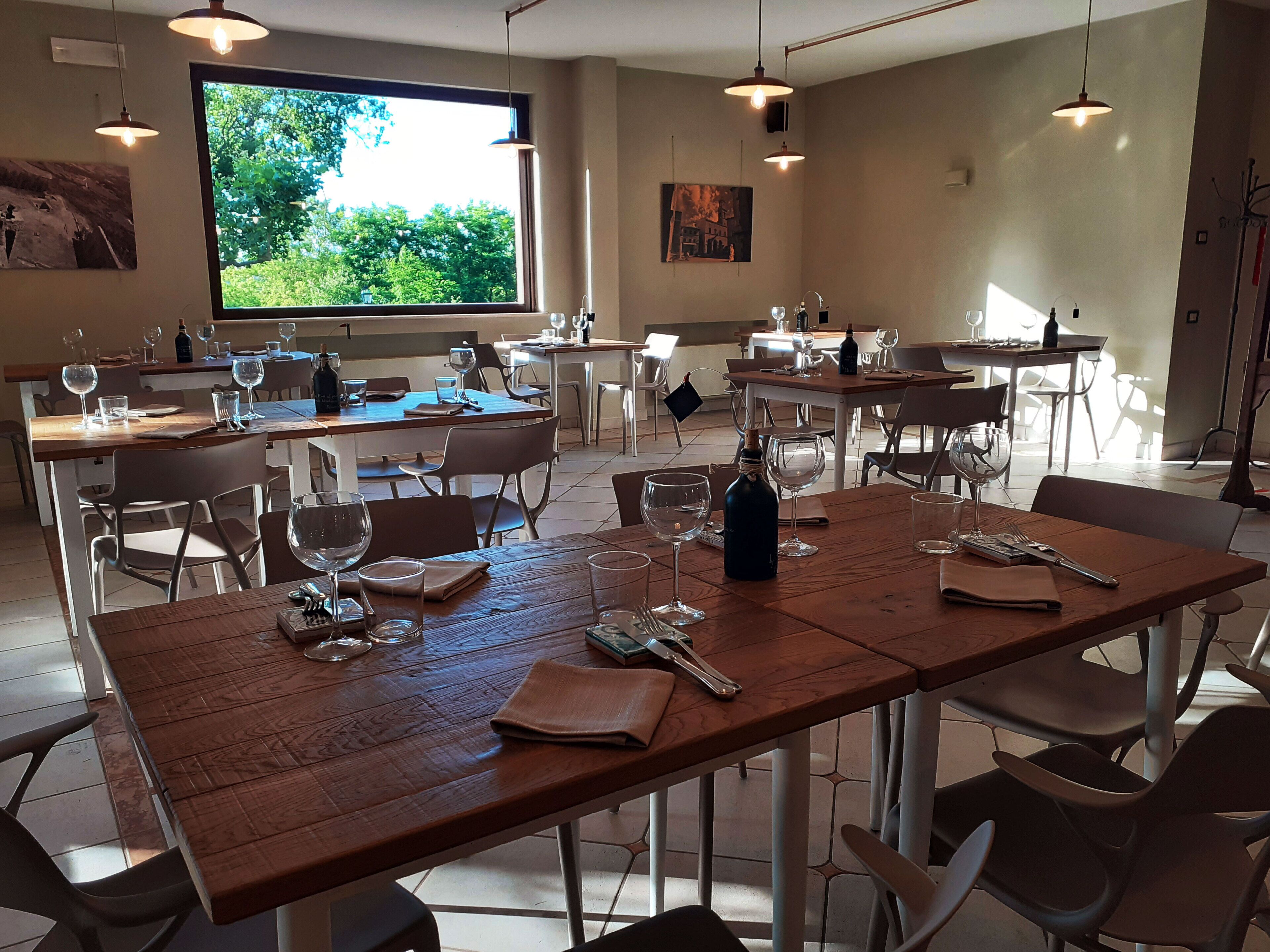 breakfast and dinner served