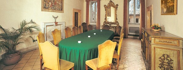 Meeting facility