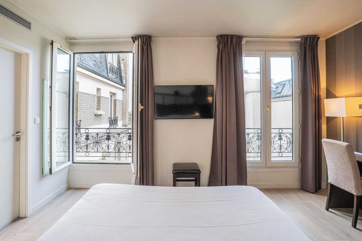 In-room safe, desk, blackout curtains, soundproofing