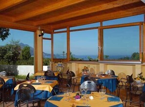 Local cuisine - Hotel Savoia (Procida)