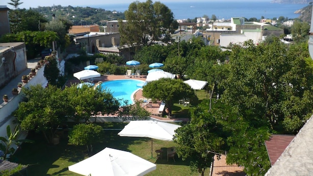 Unclassified image, 1 of 51, button - Hotel Savoia (Procida)