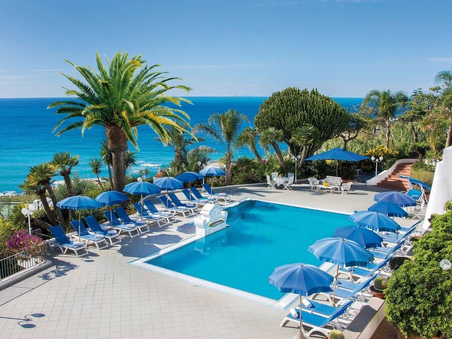 Bañera de hidromasaje al aire libre