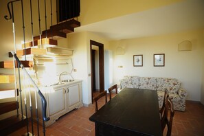 Classic Apartment, 2 Bedrooms, 2 Bathrooms, Hill View - Azienda Agraria Montelujano (Gubbio)