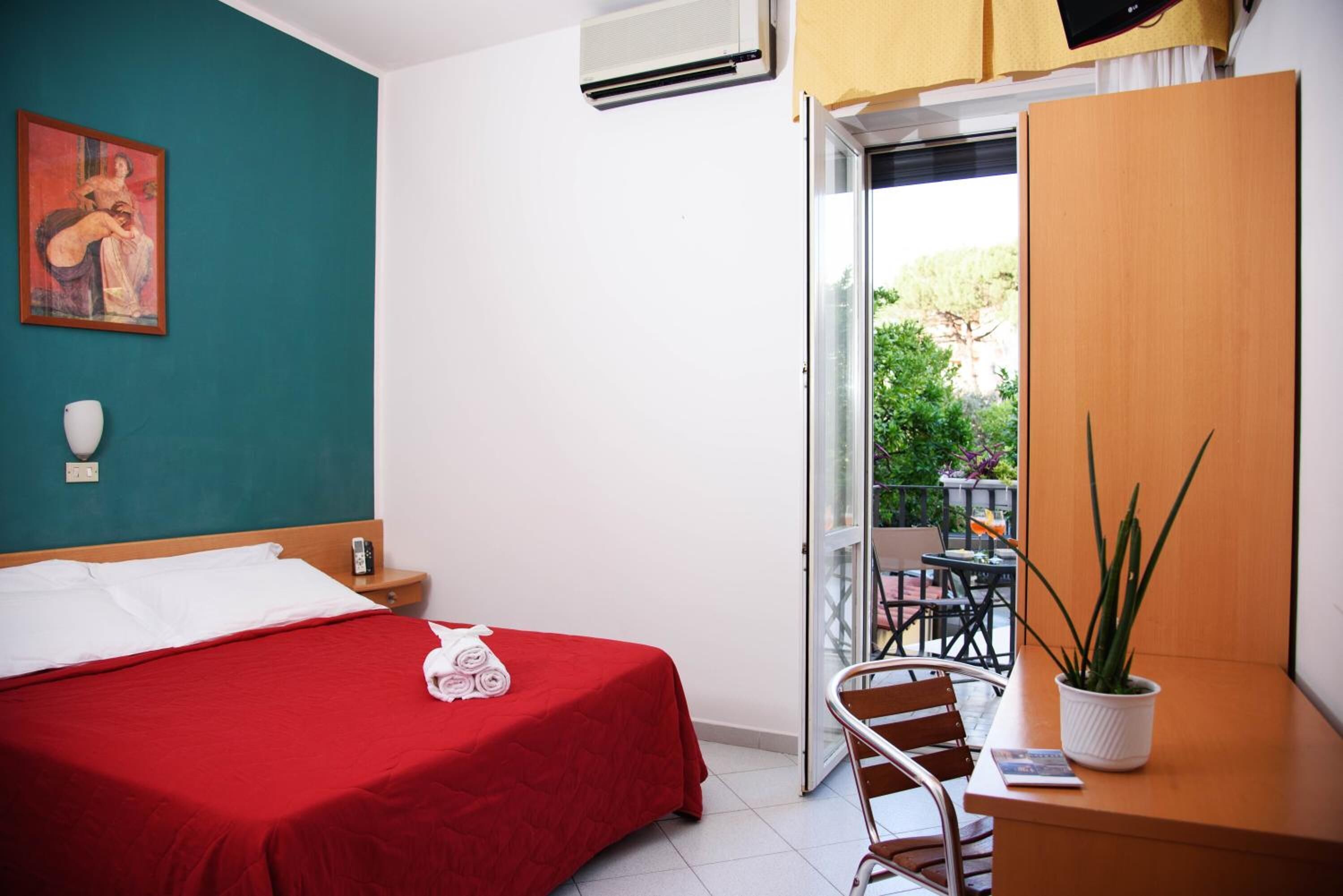 Copriletto in piuma, materassi Select Comfort, una cassaforte in camera