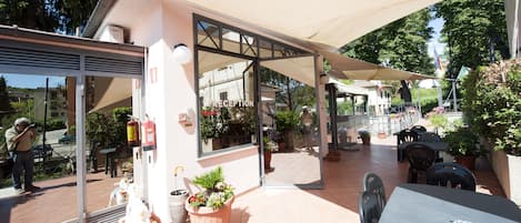 Bar (en la propiedad)