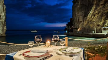 Breakfast, lunch, dinner served; sea views