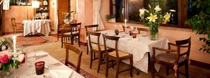 Breakfast served, Italian cuisine, pool views 