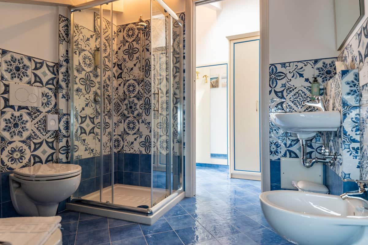 double room, sea view (depandance) | bathroom | free toiletries, hair dryer, bidet, towels