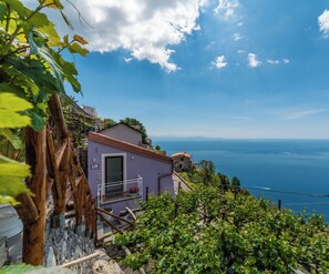 Front of property - Albergo Diffuso Bacco Furore (Furore)