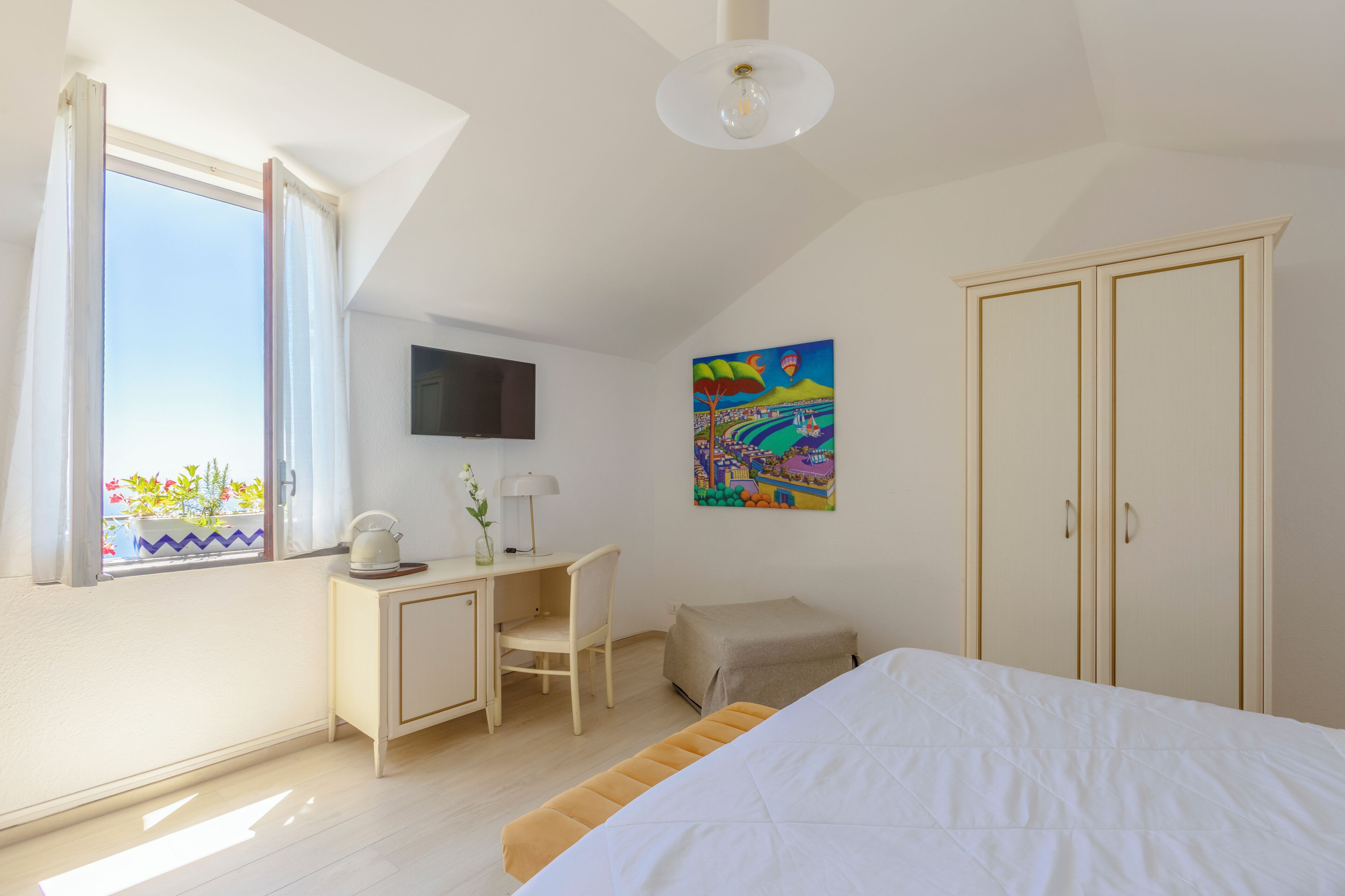 Dobbeltværelse - havudsigt (Depandance) | Minibar, pengeskab på værelset, skrivebord