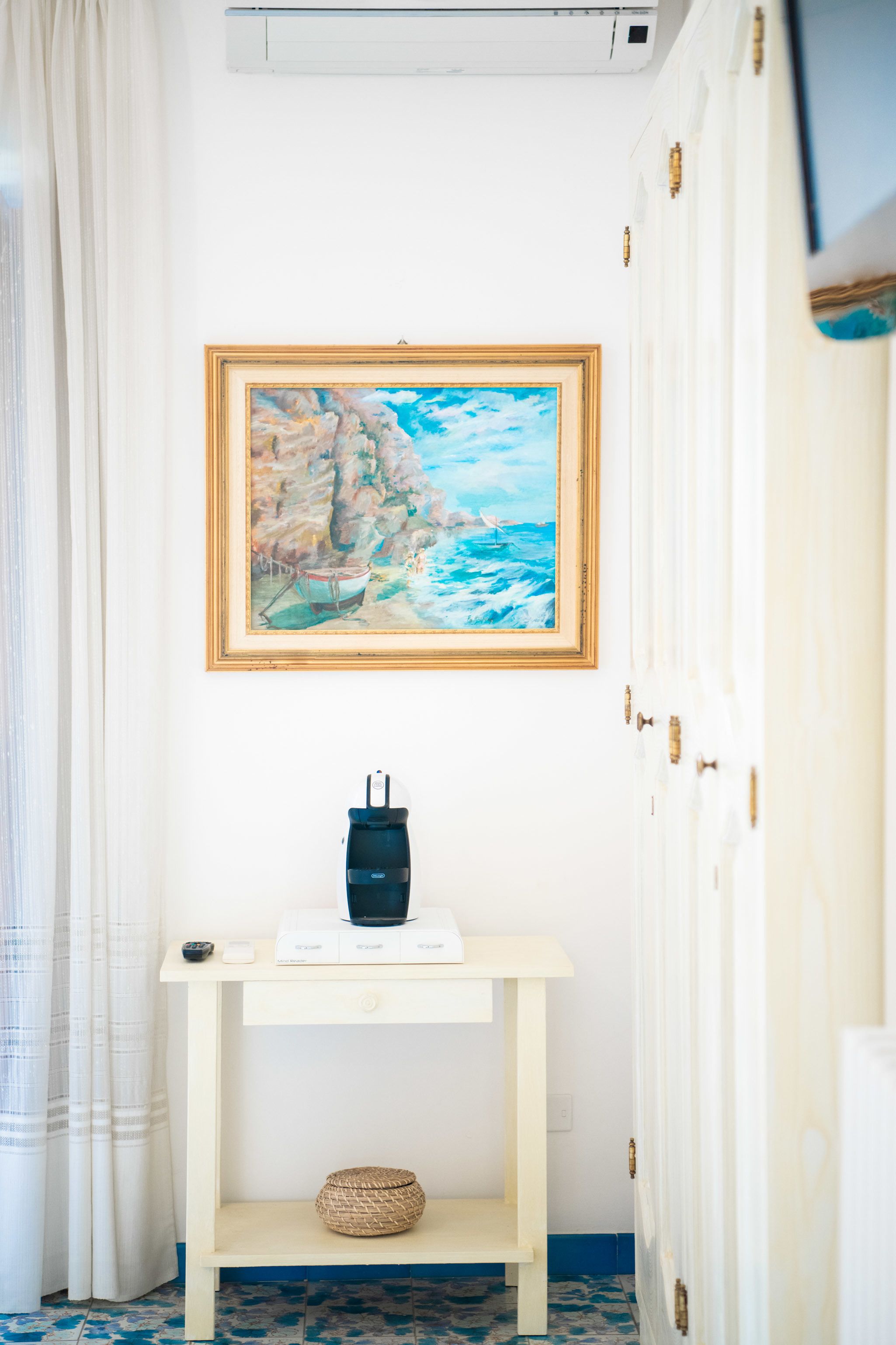 double room, partial sea view, annex building | 1 bedroom, minibar, in-room safe, desk