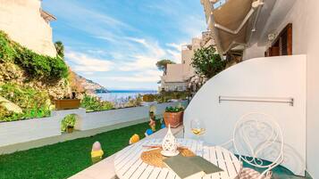 Doppelzimmer, eingeschränkter Meerblick, Annex | Terrasse/Patio