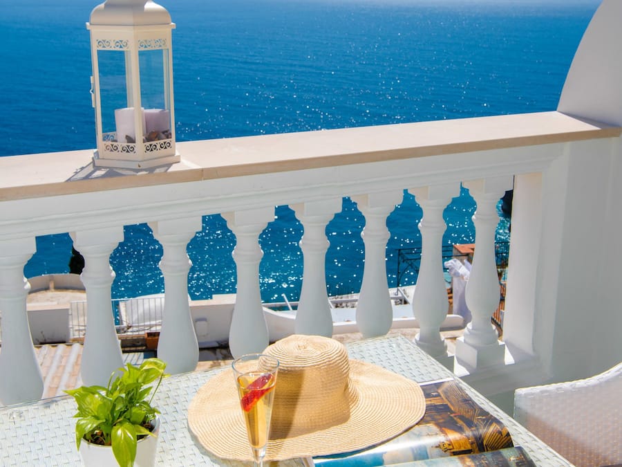 Superior-Dreibettzimmer, Terrasse, Meerblick | Terrasse/Patio