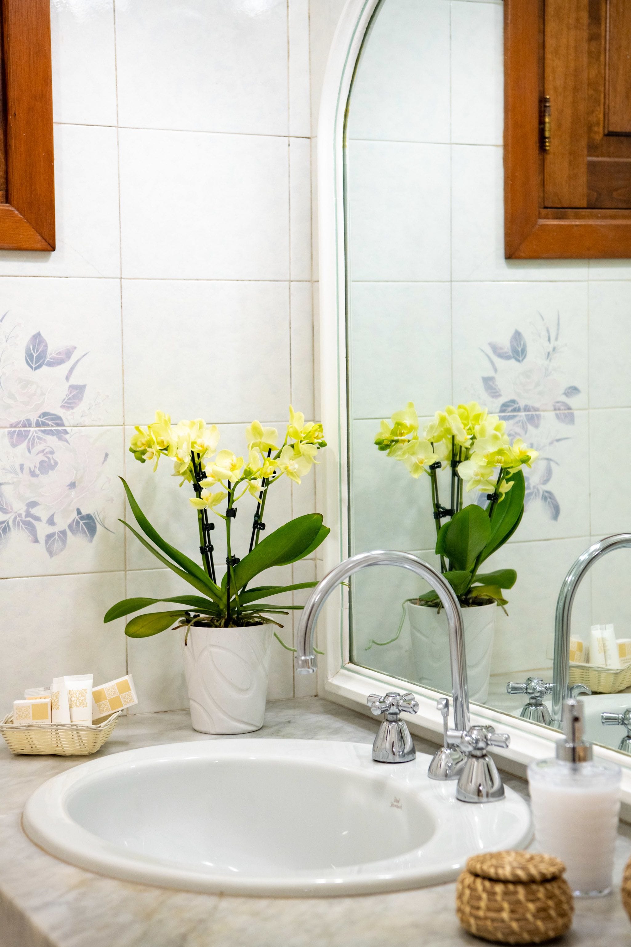 double room, partial sea view, annex building | bathroom | free toiletries, hair dryer, slippers, towels