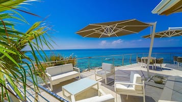 Biancheria da letto di alta qualità, minibar, cassaforte in camera