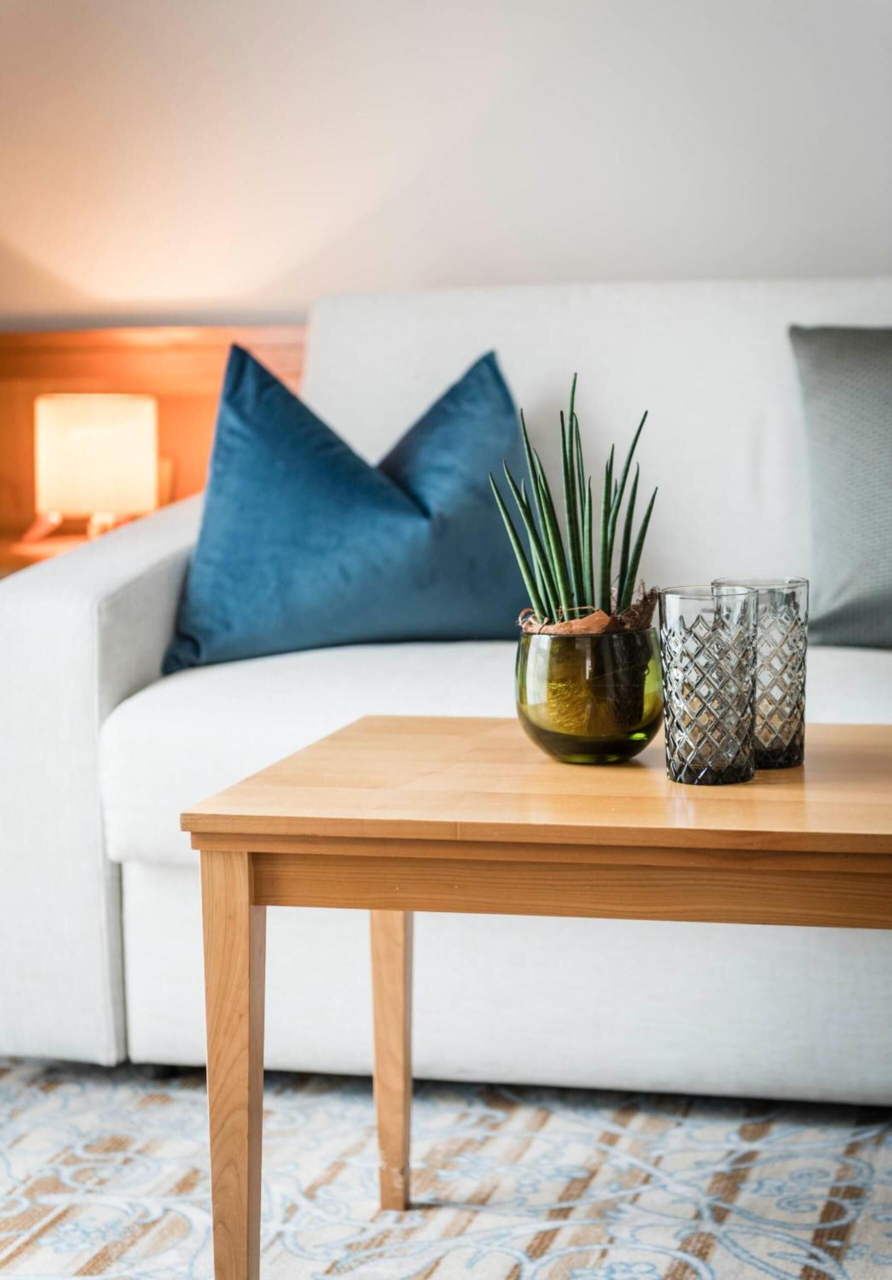 junior suite, non smoking | living room | flat-screen tv