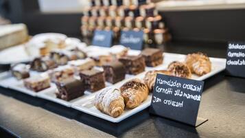 Desayuno bufé gratuito y diario