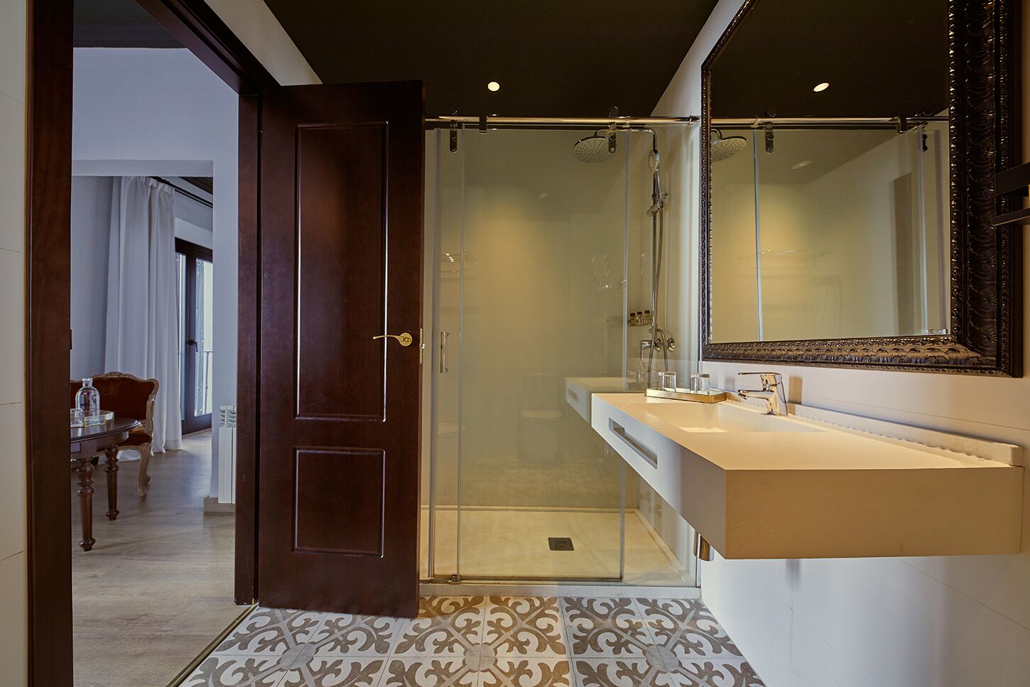 superior double room | bathroom | shower, free toiletries, hair dryer, slippers