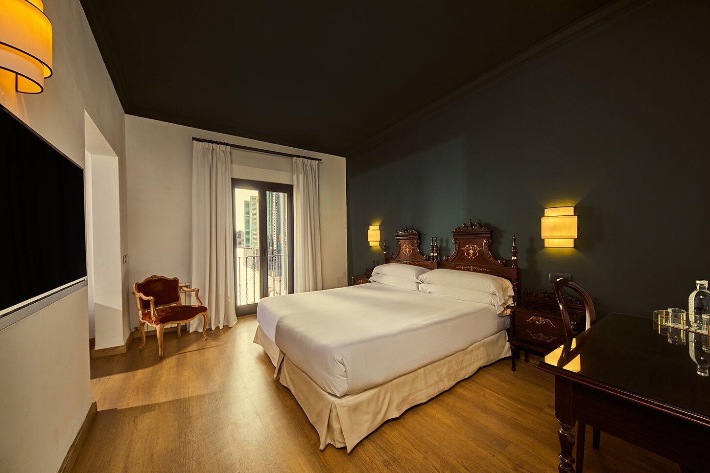 superior double room | minibar, in-room safe, desk, iron/ironing board