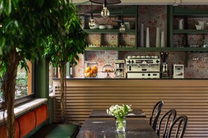 Free daily buffet breakfast  - Hotel Porta San Mamolo (Bologna)