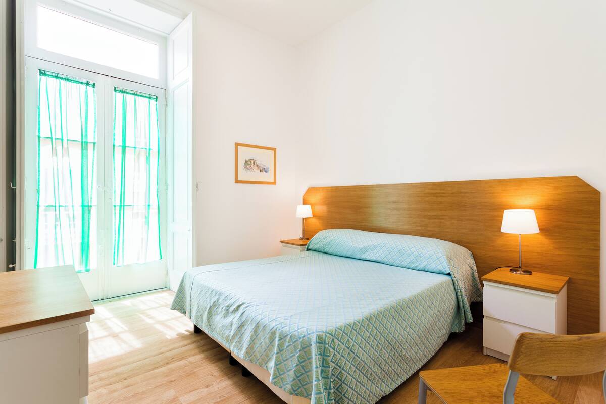 Down comforters, in-room safe, soundproofing, iron/ironing board