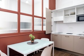 Junior Suite | Private kitchen | Fridge, microwave, stovetop, coffee/tea maker - Corso Italia Suites (Sorrento)