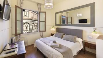 Habitación doble, vistas a la ciudad (Duomo) | Ropa de cama de alta calidad, edredones de plumas, caja fuerte