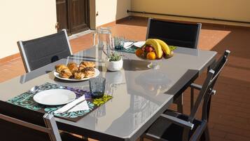 Deluxe Suite (Duomo View) | Terrace/patio