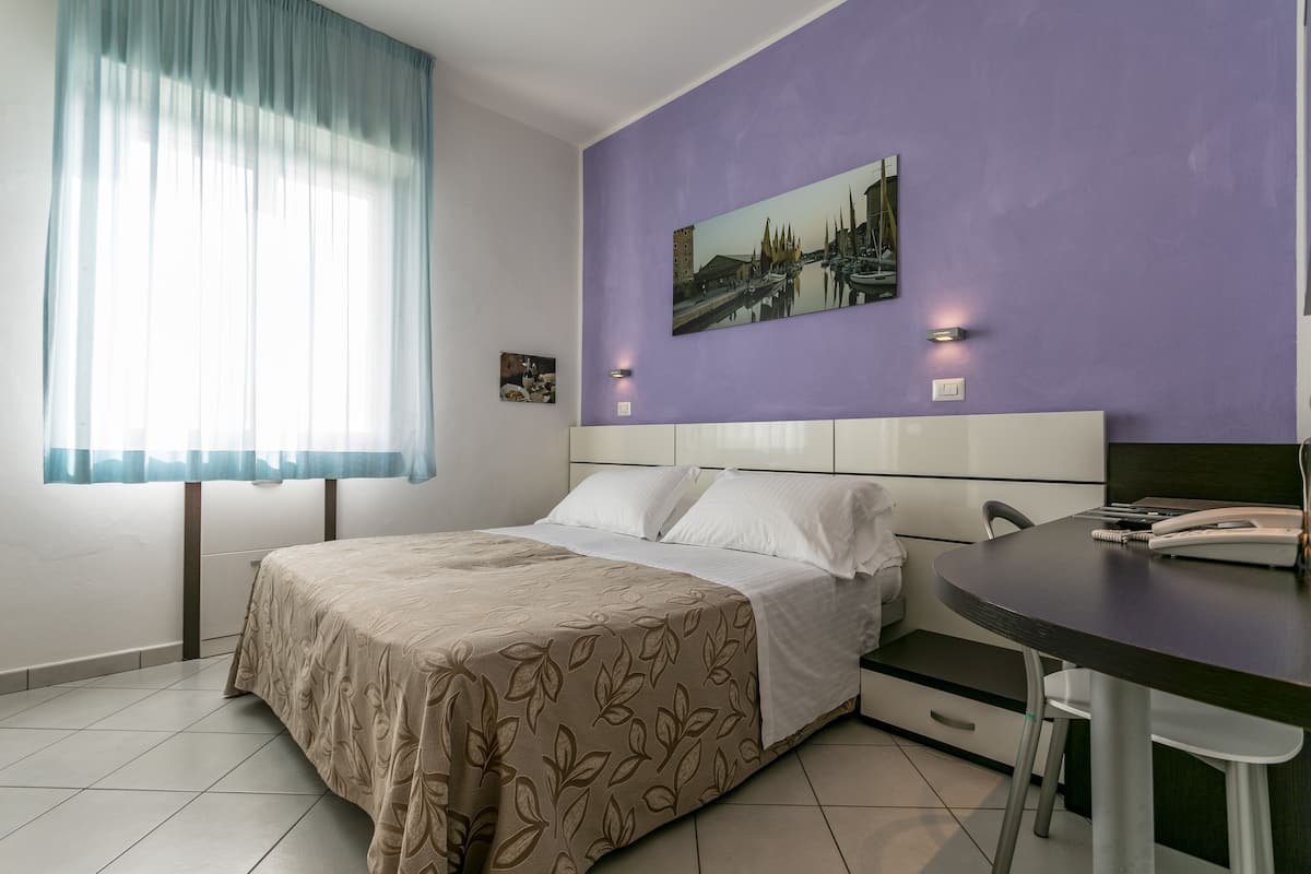 Standaard kamer | 2 slaapkamers, een kluis op de kamer, een bureau