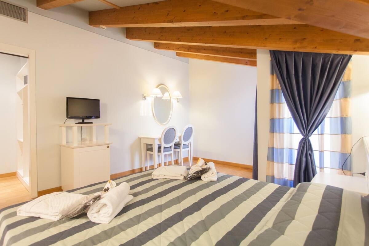 1 bedroom, minibar, in-room safe, desk