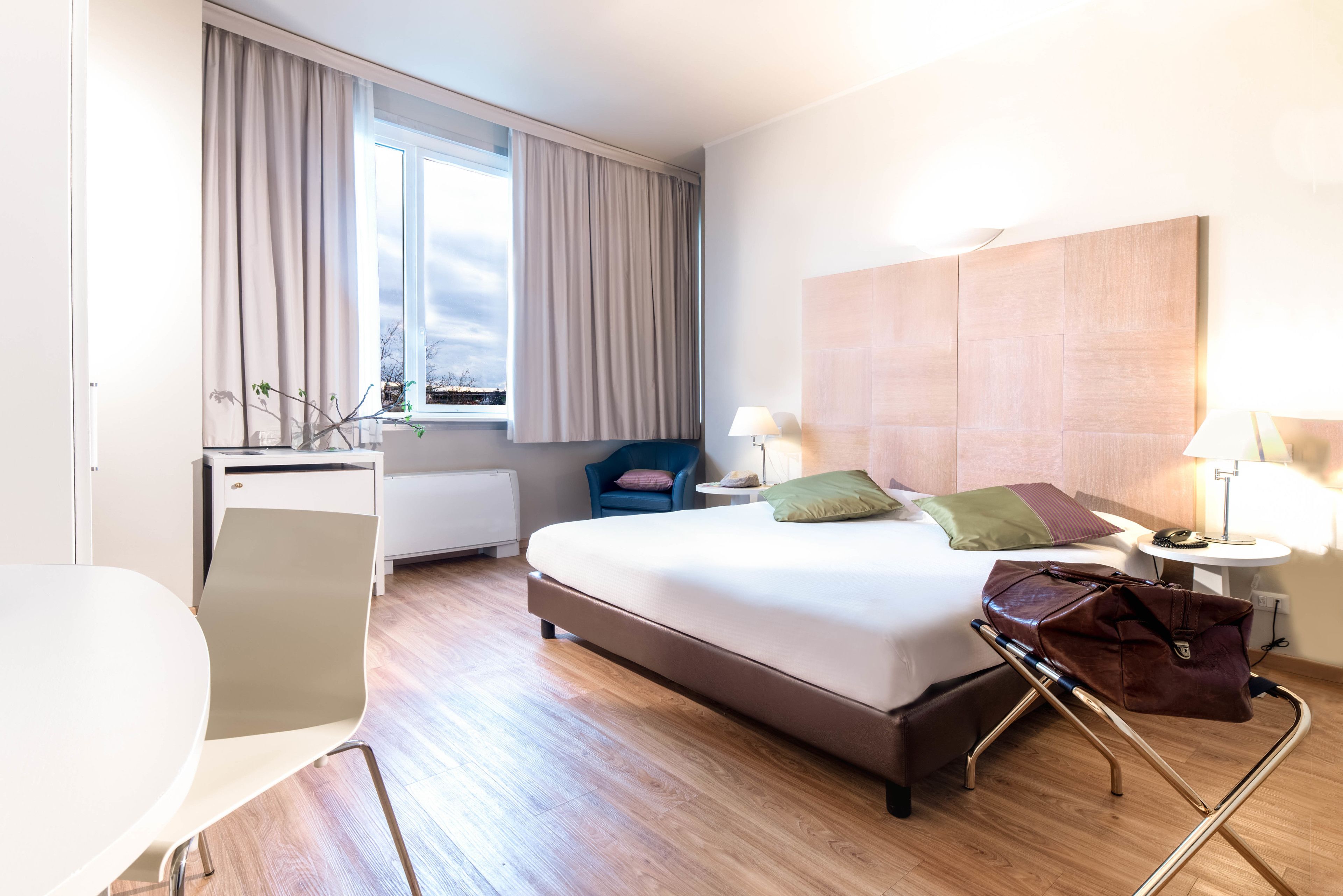 premium bedding, down duvets, in-room safe, desk