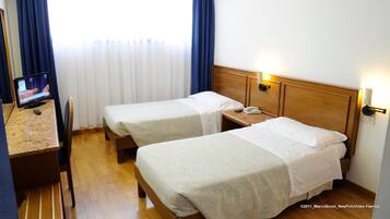 Frette Italian sheets, minibar, in-room safe, desk