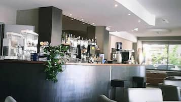 Bar (en la propiedad)