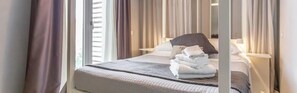 Habitación Deluxe doble, vistas al jardín | Caja fuerte, escritorio, sistema de insonorización y wifi gratis