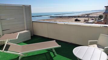 Zimmersafe, Schreibtisch, schallisolierte Zimmer, kostenloses WLAN