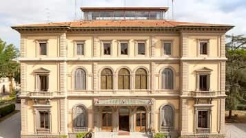 Esterni