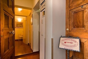 Interior - Florence Room (Florence)